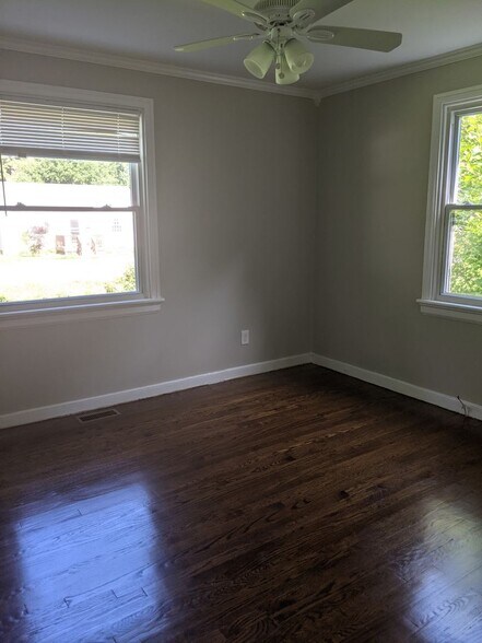 Building Photo - 1807 Westhill Rd