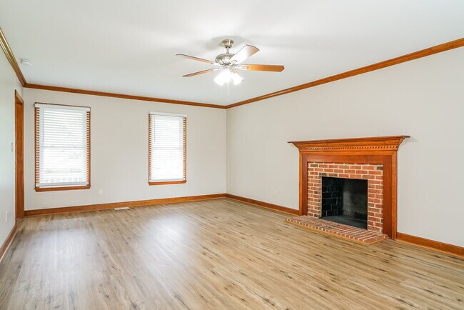 Building Photo - 1113 Buttercup Ln