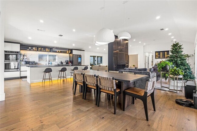 Building Photo - 915 Lost Forest Dr NW