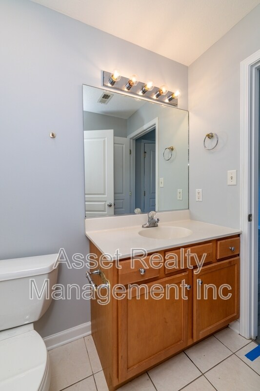 Building Photo - 1217 Dreamview Ln