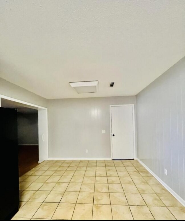 Building Photo - 206 Goff Dr