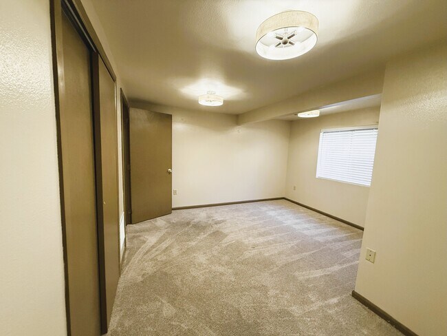 Building Photo - 7522 Madrid ct