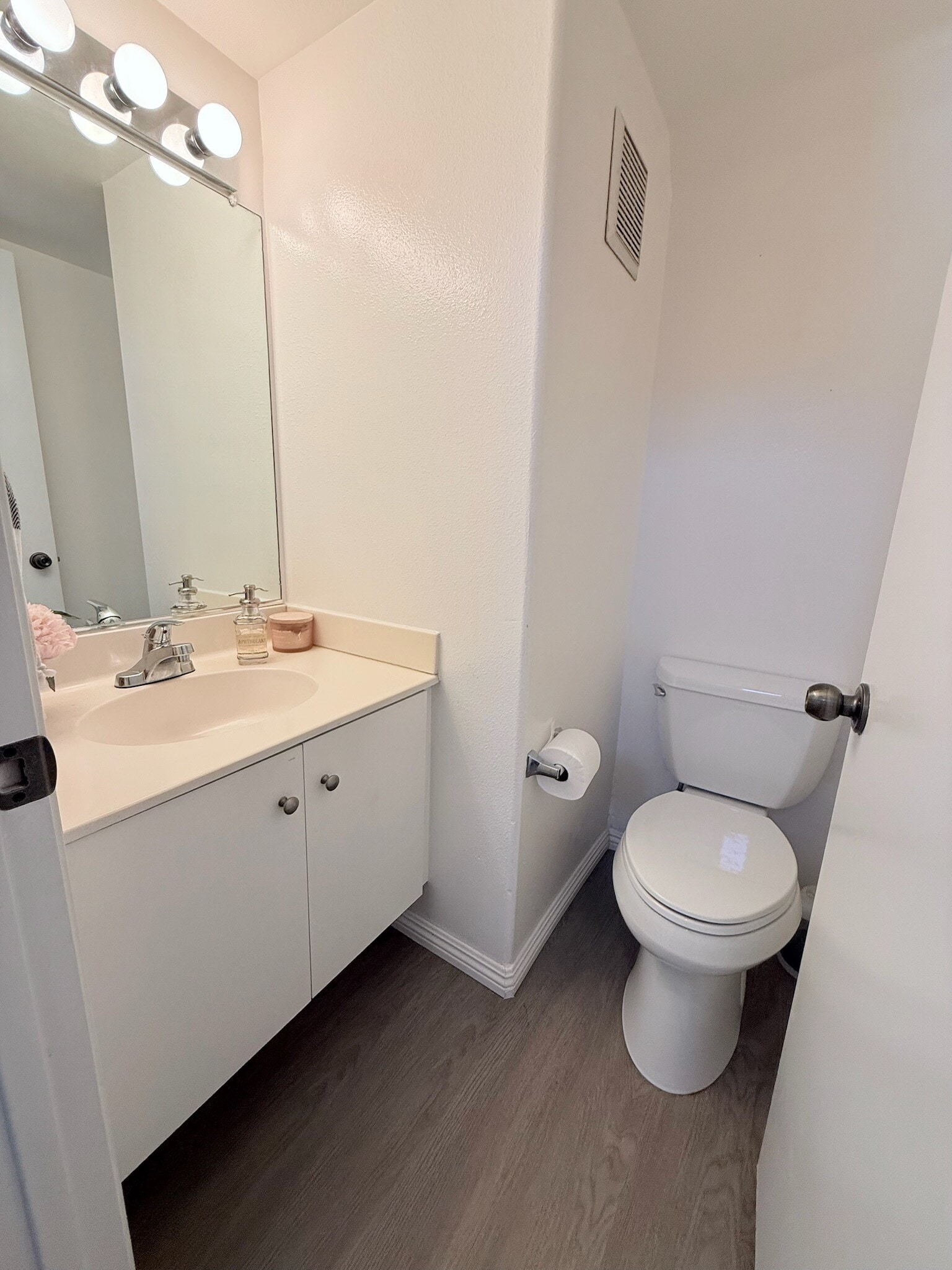 downstairs guest bathroom - 631 S Glassell St