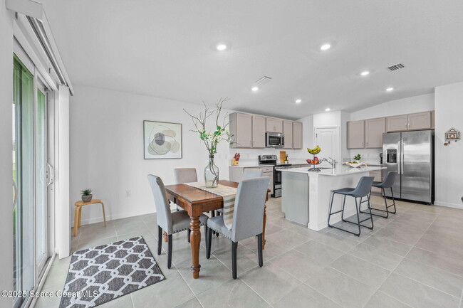 Building Photo - 846 Dockside Dr SW
