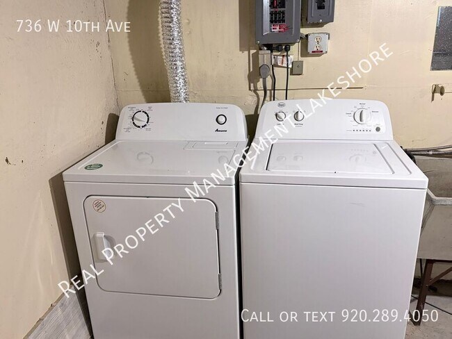 Building Photo - 736 W 10th Ave