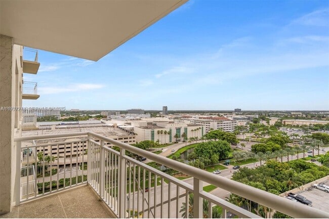 Building Photo - 19501 W Country Club Dr