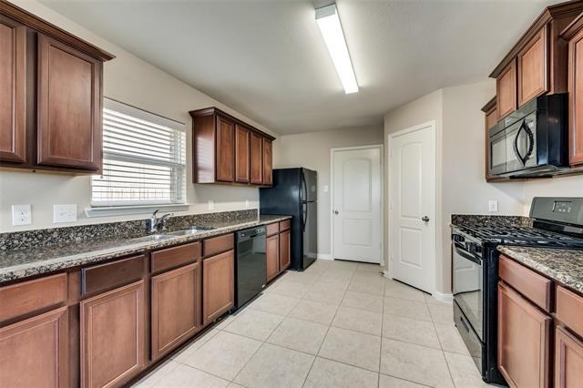 Building Photo - 2106 Bluebell Dr