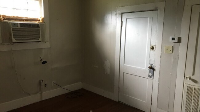 Building Photo - 106 Grape St