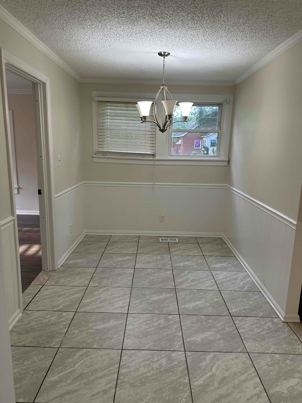 Building Photo - 836 Old Modena St