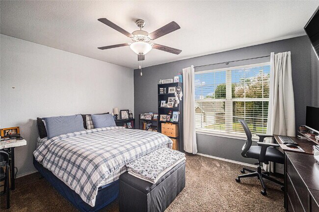 Building Photo - "Spacious 5-bedroom Corner Lot Home with Dual Living Areas, Office & Resort-Style Community Ameni...