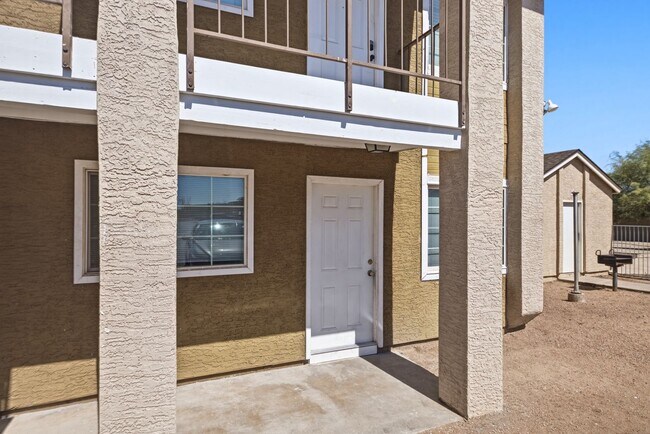 Building Photo - 45 N Phyllis