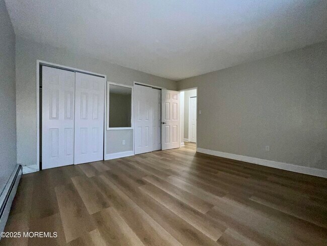 Building Photo - 12 Manchester Ct