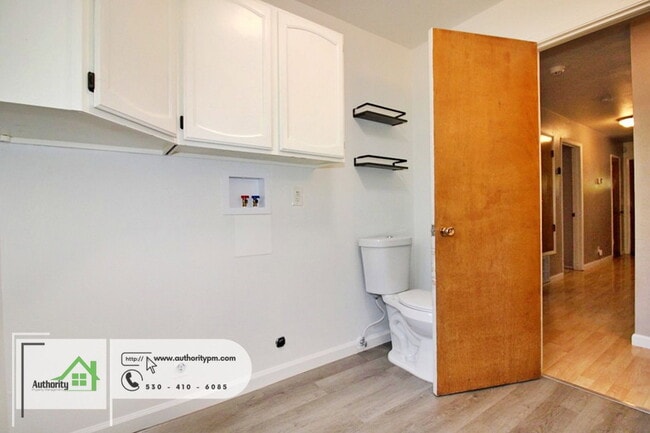 Building Photo - 4548 Pensacola St
