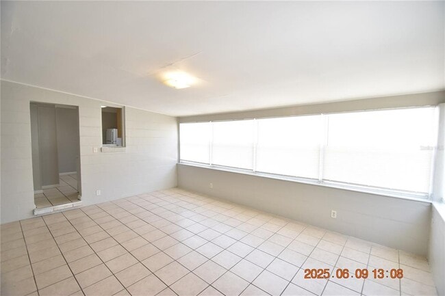 Building Photo - 5325 4th St S