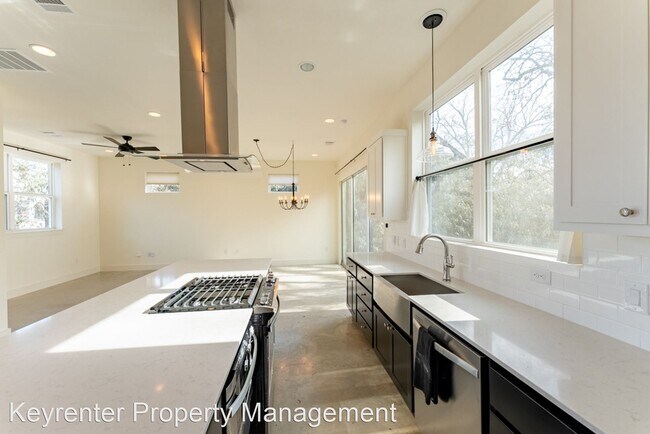 Building Photo - 3 br, 2.5 bath House - 3403 Neal St #A