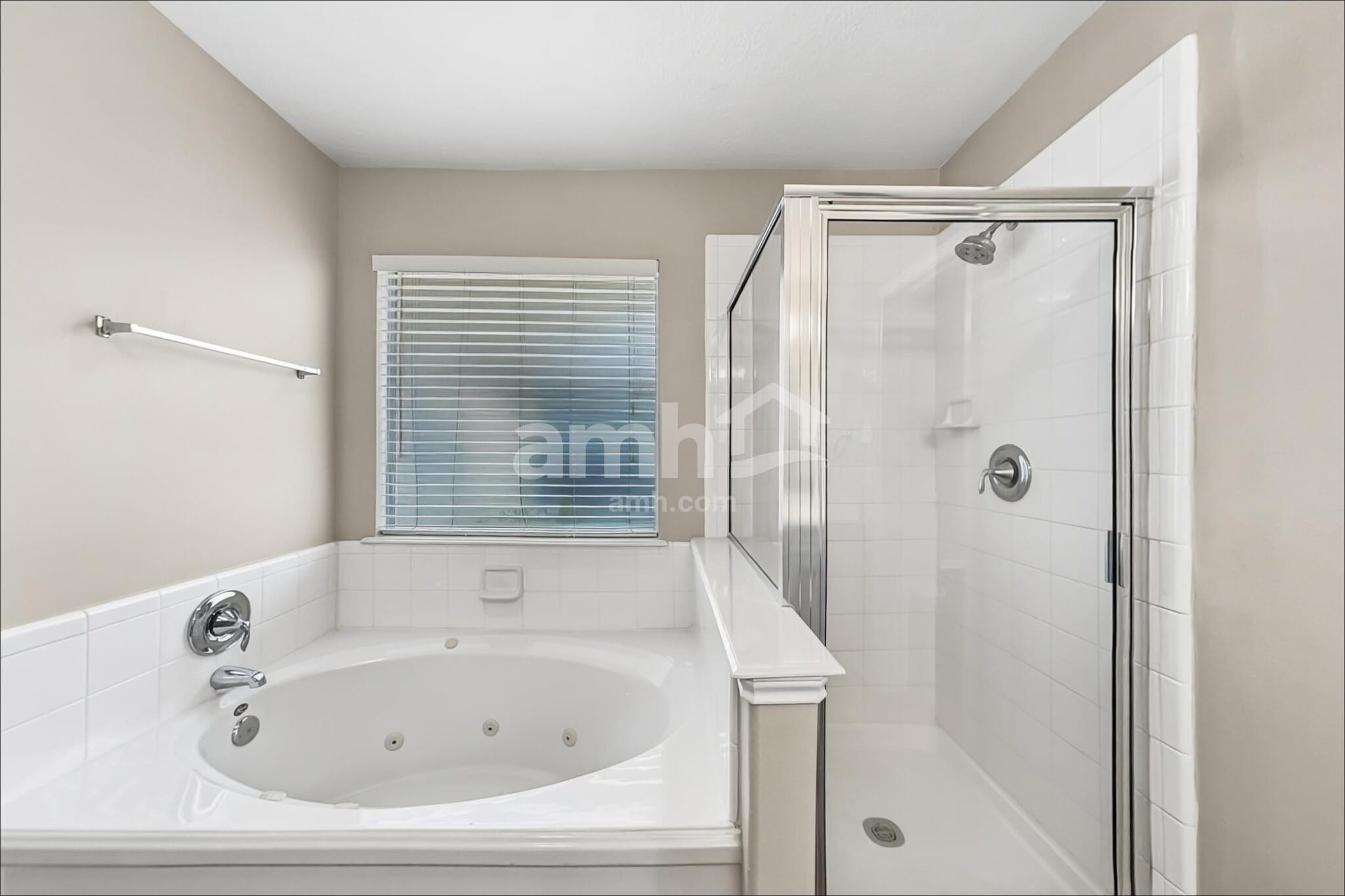 Building Photo - 15822 Parmley Creek Ct