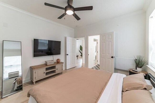 Building Photo - 616 Lebeau St