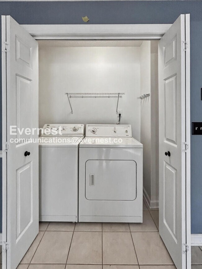 Building Photo - 3 Bed/2.5 Bath Home with Garage / Pet-Friendly / Coming Soon