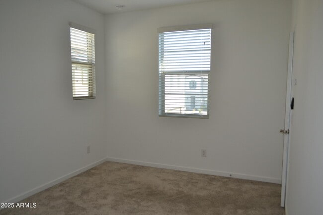 Building Photo - 4808 S Ferric