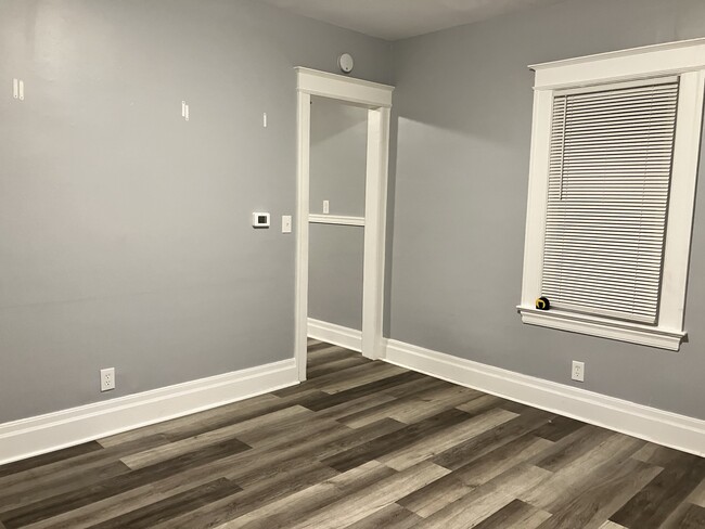 Doorway to kitchen from kiving room - 256 Weyl St