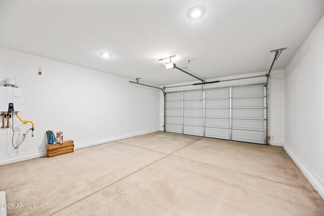 Building Photo - 15825 W Gray Fox Trl