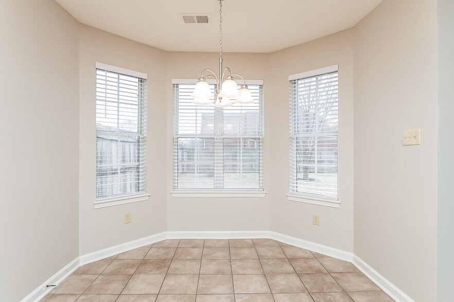 Building Photo - 6284 Manchester Cove