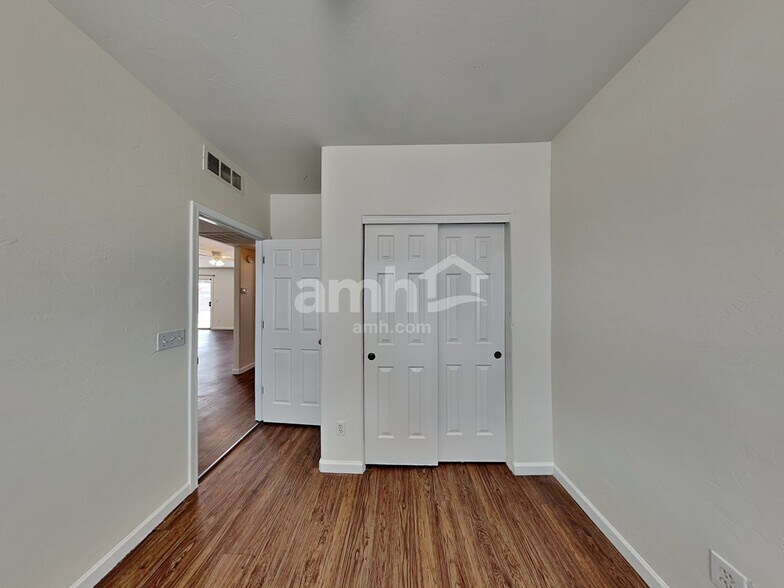 Building Photo - 6034 S Lostan Ave