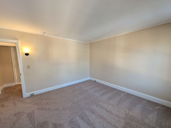 Building Photo - Beautiful Remodeled 3 Bedroom Home