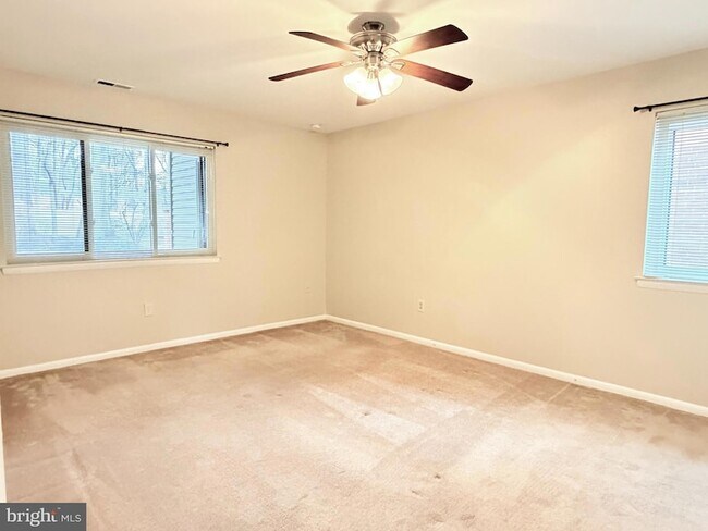 Building Photo - 201A Kelly Cove