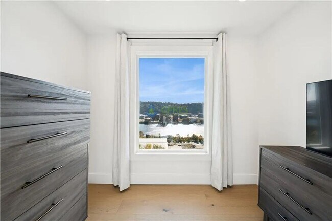 Building Photo - 1308 Goettmann St