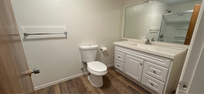 Building Photo - 938 Madison St