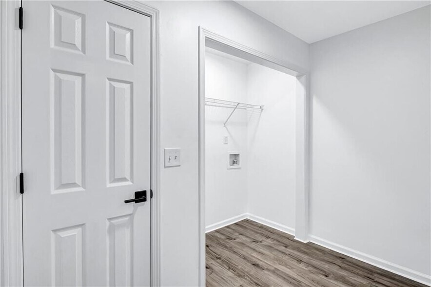 Building Photo - 6234 Culver Dr