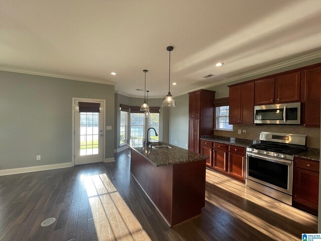 Building Photo - 295 Creekside Ln