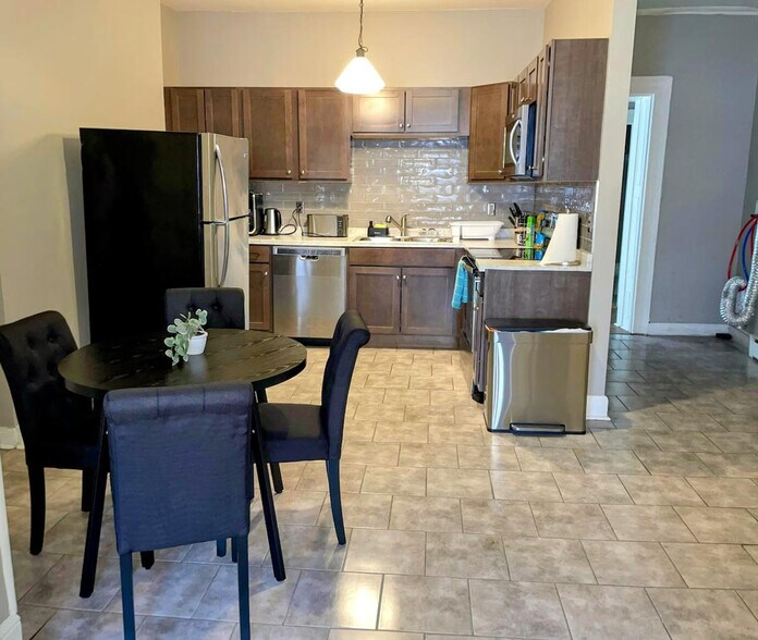 Building Photo - 86 Madison Ave