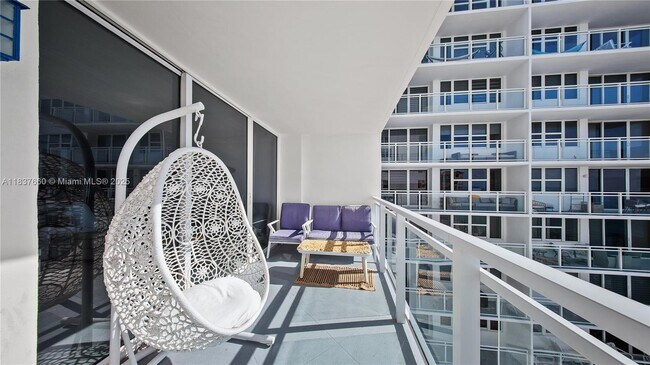 Building Photo - 2030 S Ocean Dr