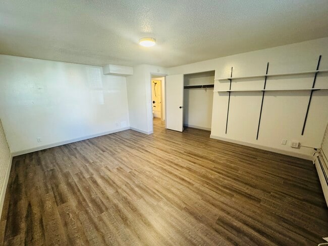 Building Photo - 429