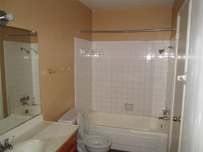 Building Photo - 3368 Burke Rd