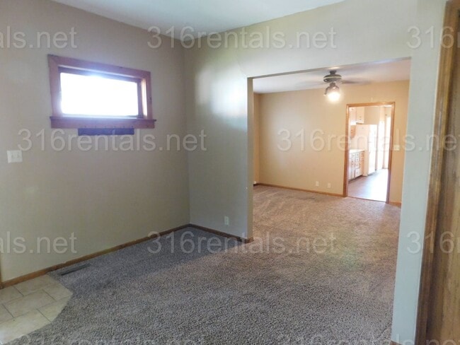 Building Photo - 2 Bedroom, 1 Bathroom house