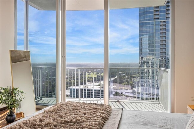 Building Photo - 360 Nueces St
