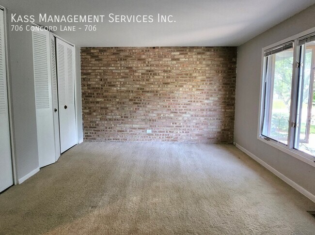 Building Photo - 706 Concord Ln