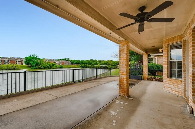Building Photo - 5930 River Bend Dr