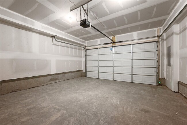 Building Photo - 644 Hemsworth Ln