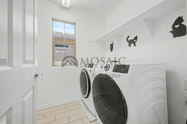 Building Photo - 8317 E Impala Ave