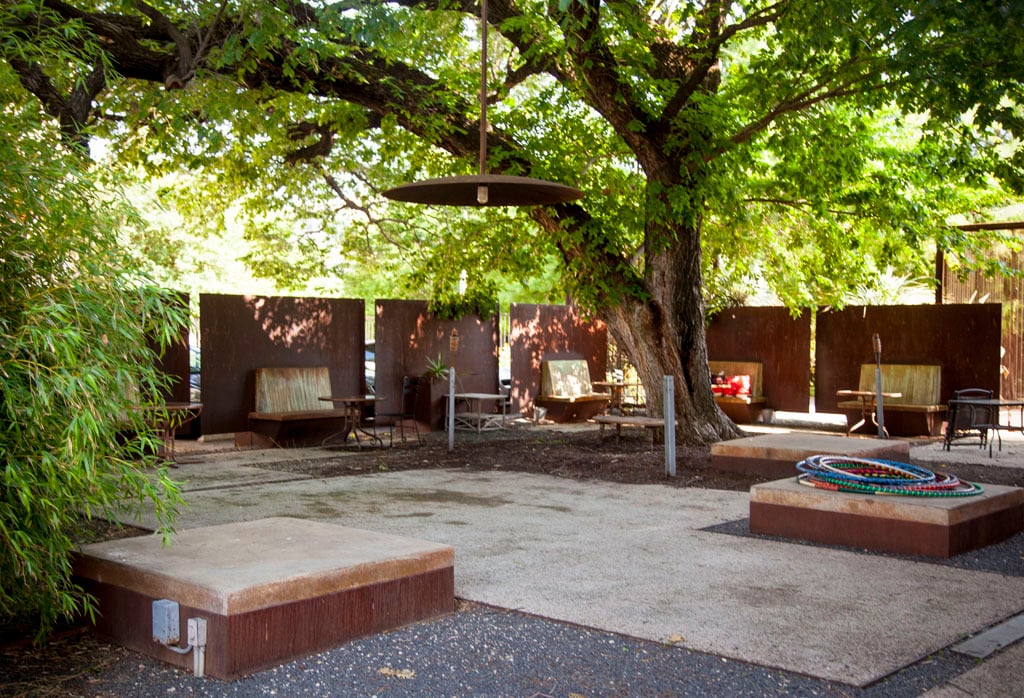 Private Community Courtyard - 2401 E 6th St