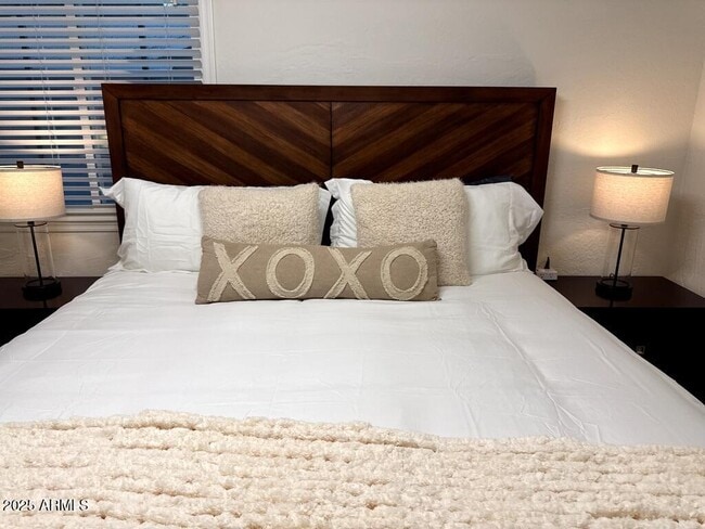 Building Photo - 3428 E Acoma Dr