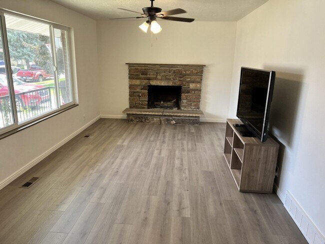 Building Photo - 426 S 260 E