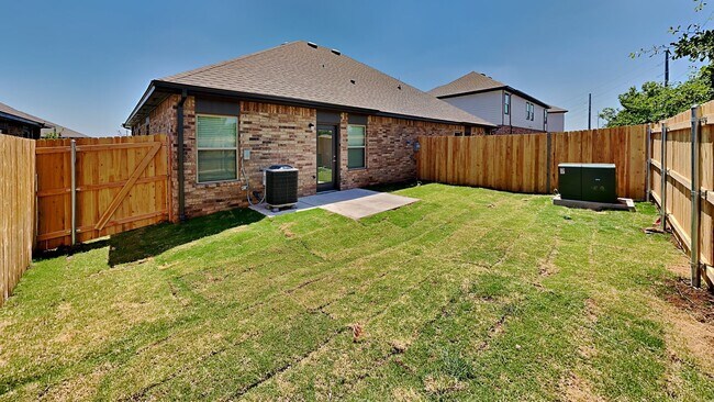 Building Photo - Luxury 3 Bedroom 2 Bathroom Duplex in Piedmont Schools (Neighborhood Park and Basketball Court)-L...