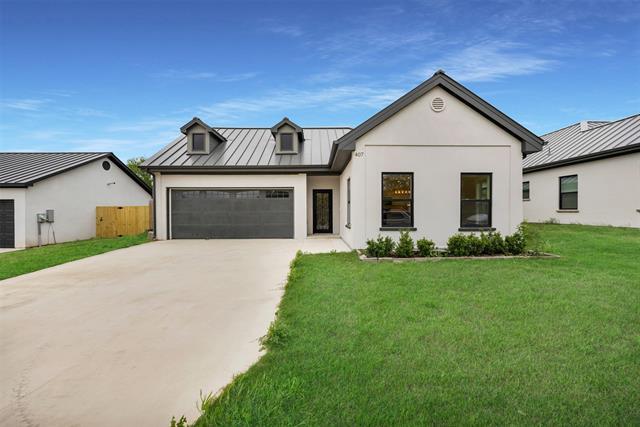 Primary Photo - 407 Dallas St