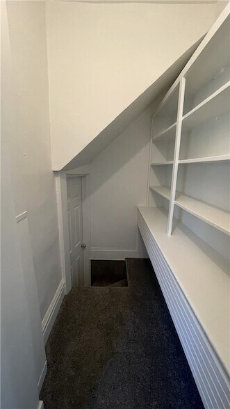 Building Photo - 424 W 7th Ave