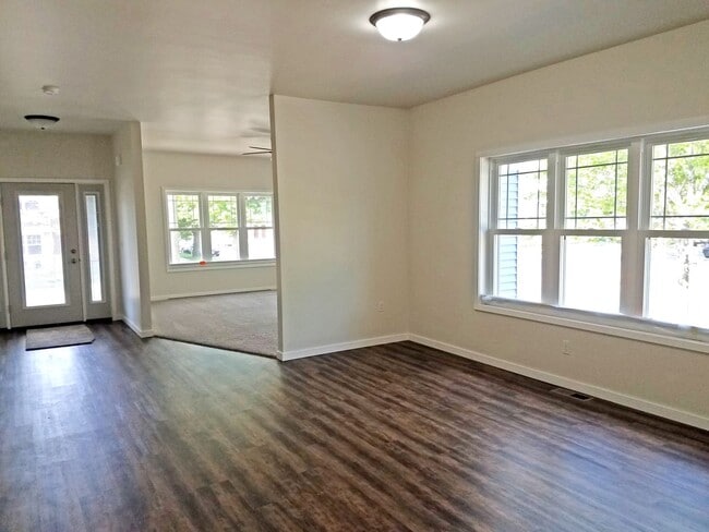 Building Photo - NEW Modern 5 Bedroom House